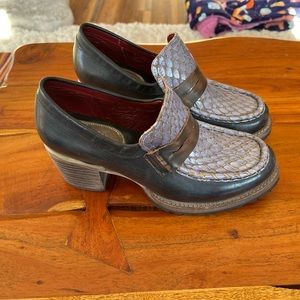 Brand new Freebird by Steven, Bristol Platform Heel Loafers, Blue Reptile.